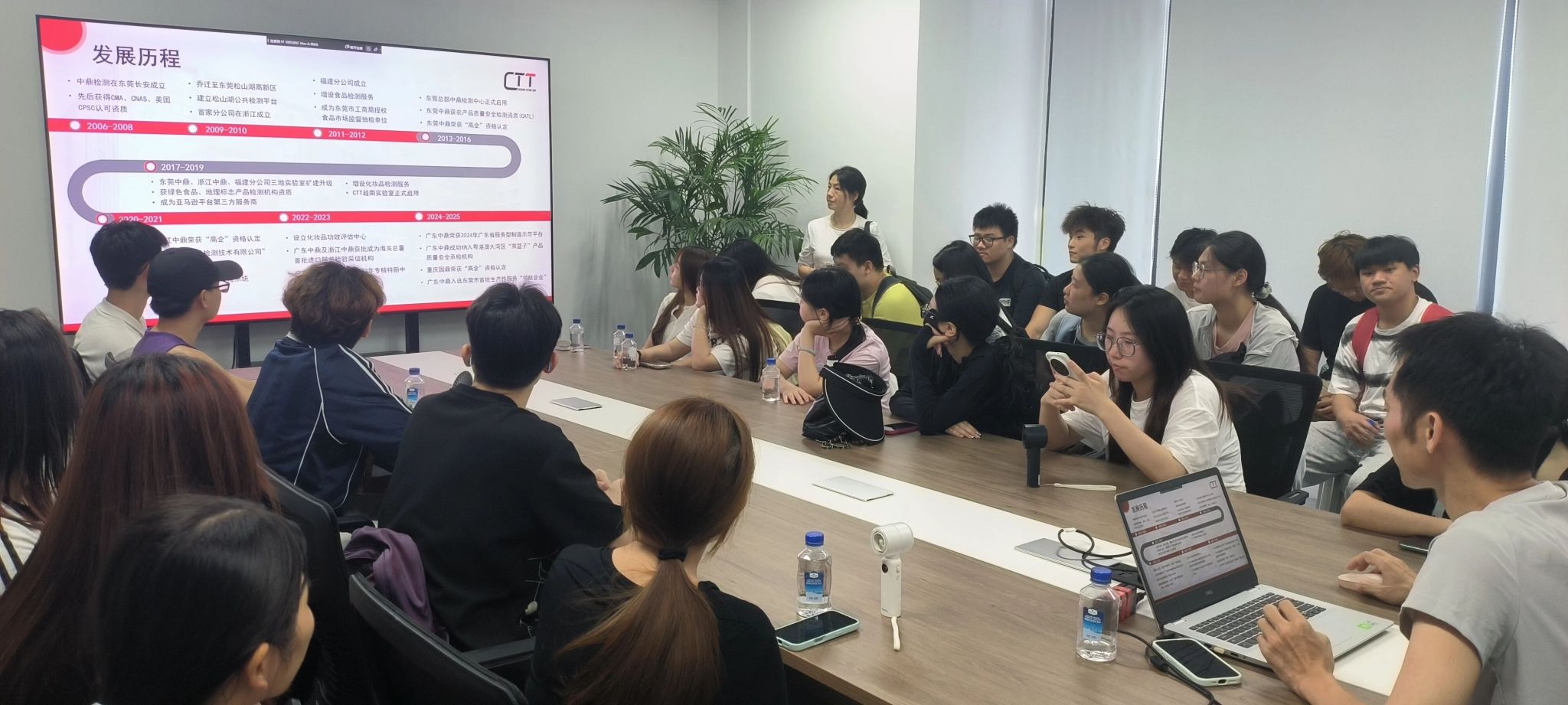 余文珍老师的带领下