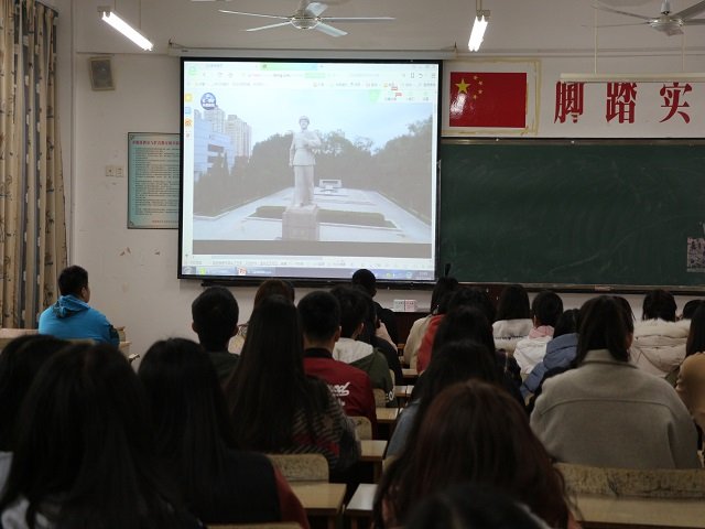 进一步传承和弘扬雷锋精神
